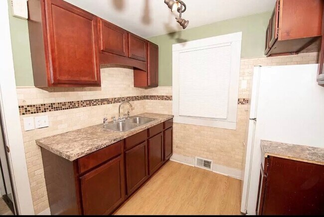 Photo - 337 St Lawrence Ave Unidad Lower