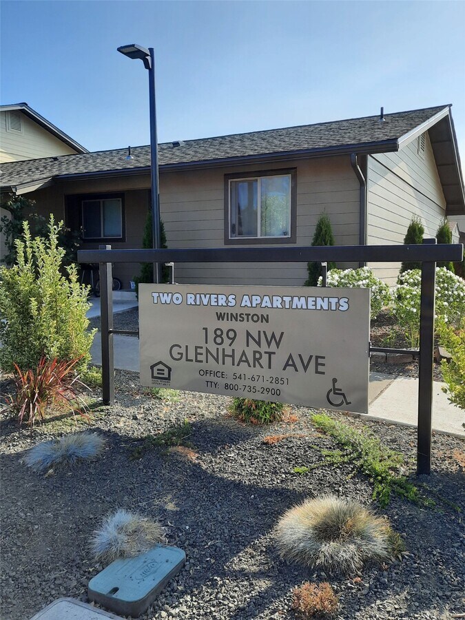 Photo - 189 NW Glenhart Ave