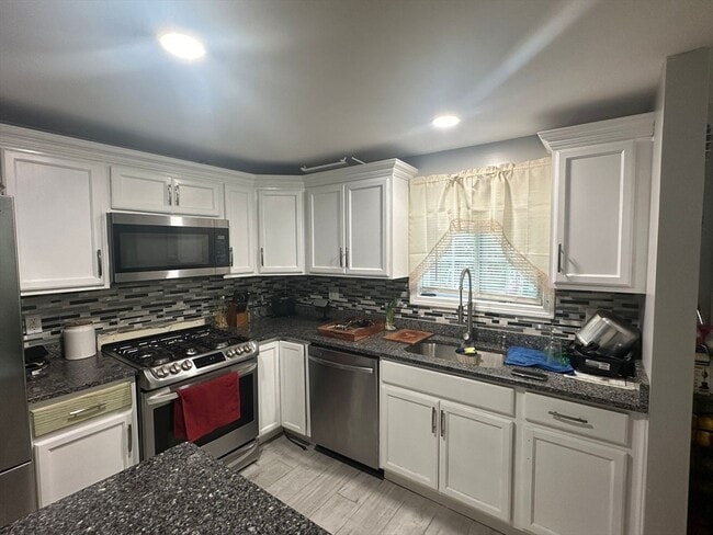 Building Photo - 185B Park St Unit 1