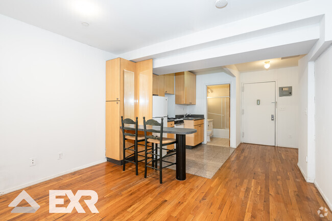 Building Photo - 538 W 50th St Unit 2C Rental