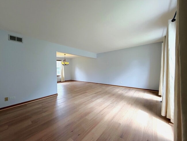 Photo - 1724 Hall Pl