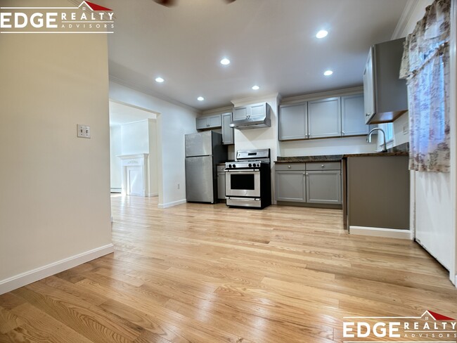 Photo - 244 Everett St