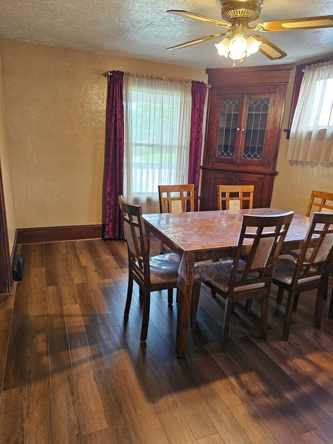 Photo - 227 Courtland St