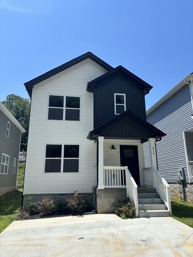 Building Photo - Brand-new 3-bedroom, 2.5-bath home