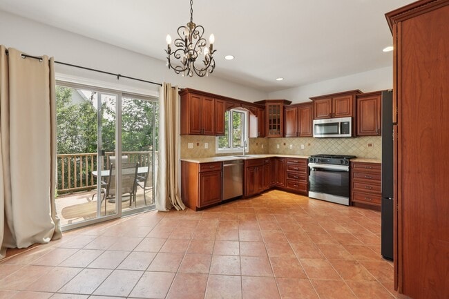 Photo - 285 Knox Ave