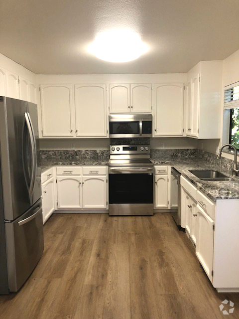 Building Photo - 2275 Kinsley St Unit 2275 Kinsley No.4 Rental
