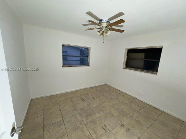 Photo - 5615 NW 14th St Unit 1