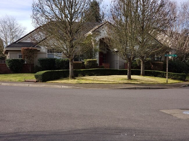 Building Photo - Beautiful Custom 3 Bedroom 2 Bath Home Located In Harlow Area