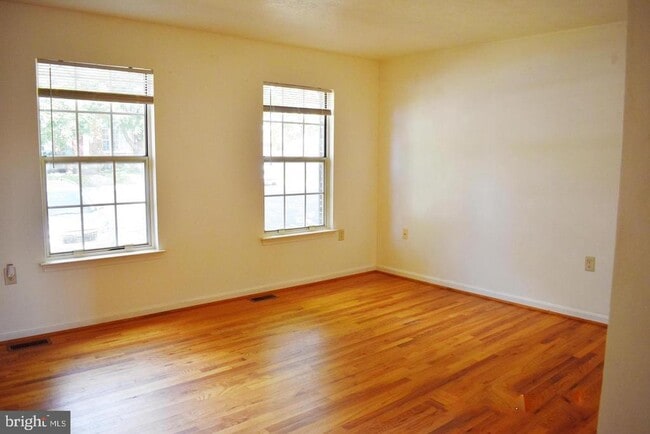 Photo - 107 Parkside Dr
