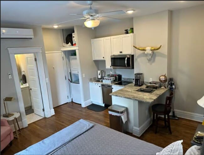 Photo - 101 E Clay St Unit Apt C