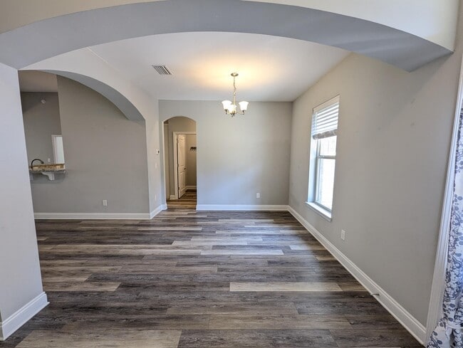 Photo - 3135 Hickory St