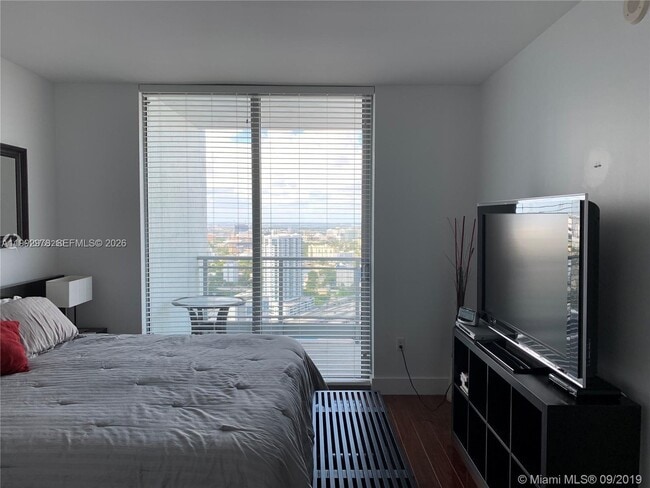 Photo - 90 SW 3rd St Unit 4008