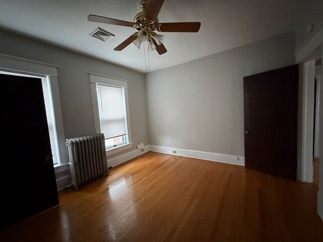 Photo - 2216/2218 Memorial Ave SW Unidad 2218 Memorial Ave SW Upper