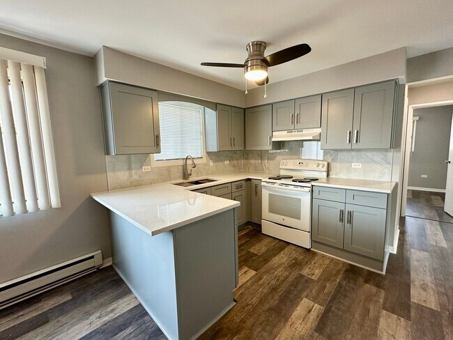 Photo - 6334 W 65th St Unidad 3N