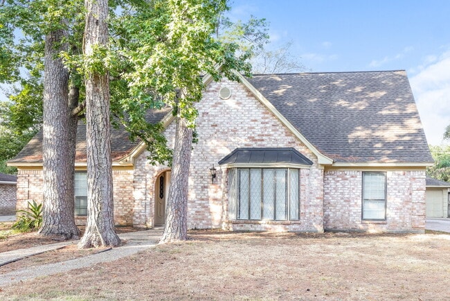 Building Photo - 11715 Gardenglen Dr