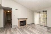 2BR, 1BA - 850SF