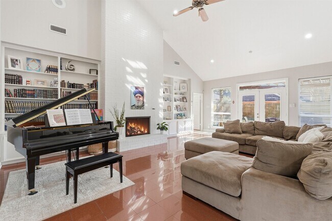 Photo - 7927 Wolfield Ln