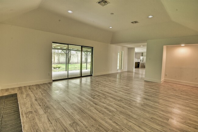 Photo - 15626 Whitewater Ln