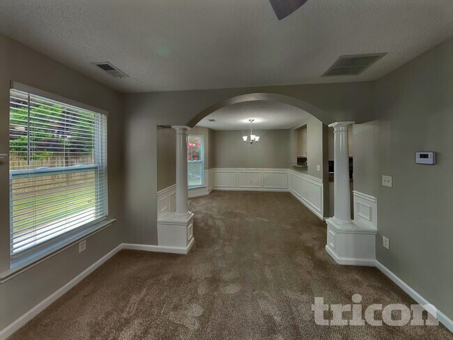 Photo - 111 Darbys Run Way