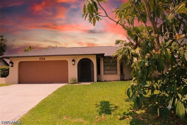 Building Photo - 1025 NE Van Loon Ln