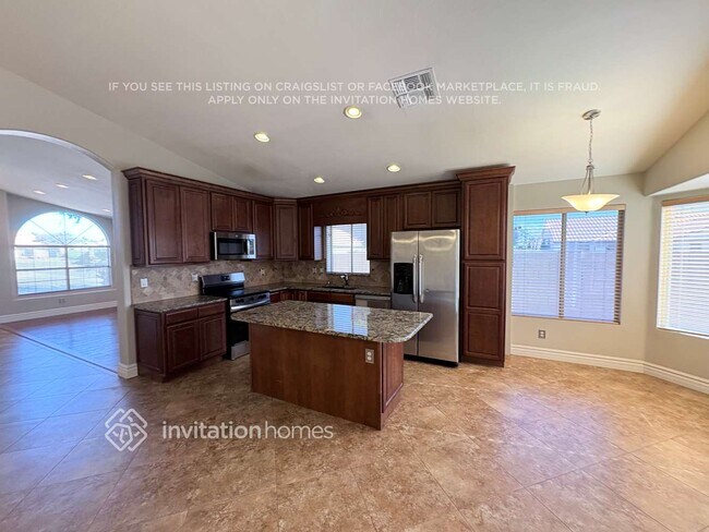 Photo - 6943 E Lakeview Ave