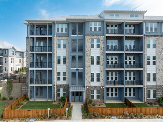 Photo - Ellis at Huntcrest