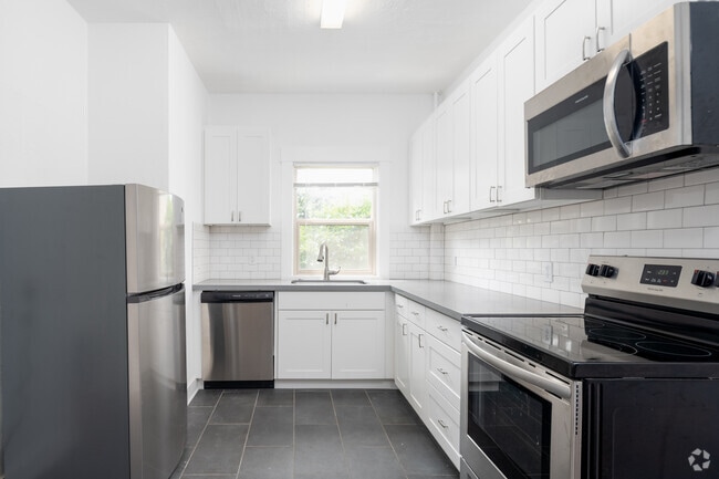 Photo - 1421 On Queen Anne Apartments