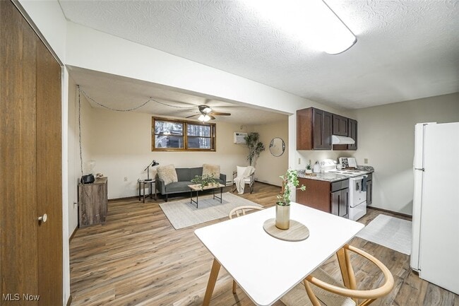 Photo - 8140 Southwood Dr