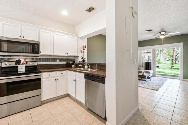 Photo - 5032 Palmbrooke Cir