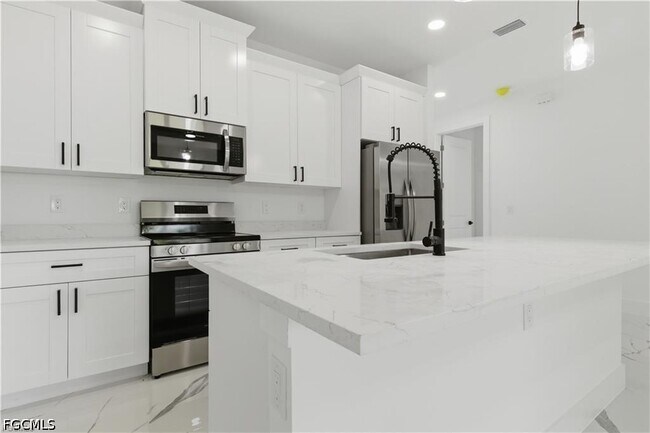 Photo - 4789 Golfview Blvd