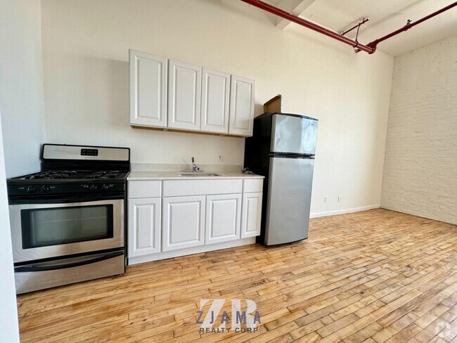Building Photo - 385 Troutman St Unit 402 Rental