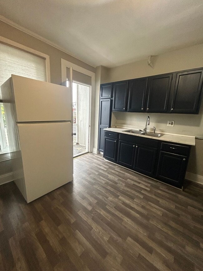 Photo - 654 W King St Unit Apartment 2