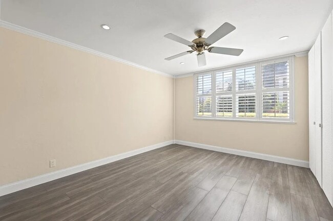 Building Photo - 200 Elm St
