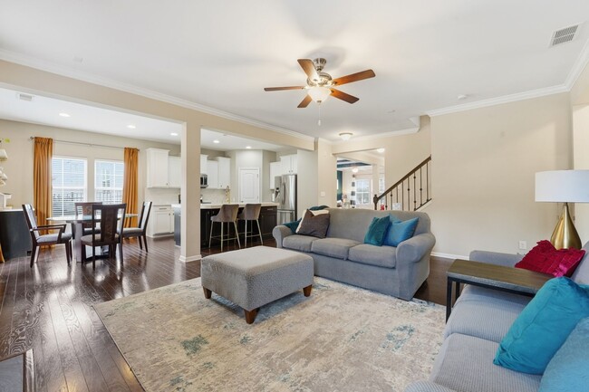 Photo - 2269 Isaac St