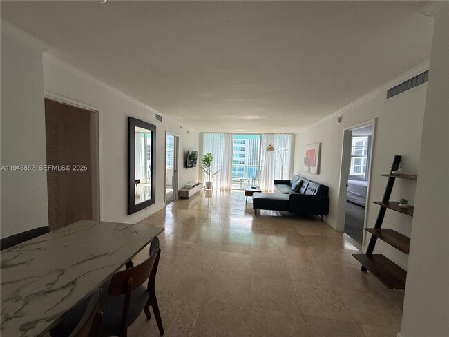 Building Photo - 5101 Collins Ave Unit 12K