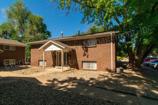 Building Photo - 919 James Ct Unit #2