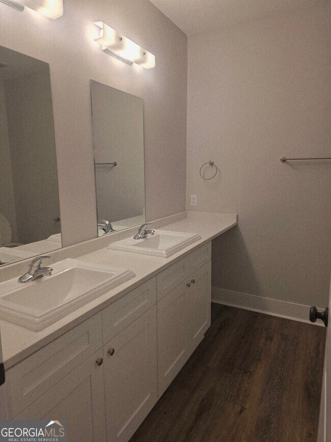 Photo - 1007 Autumns Wood Cir E