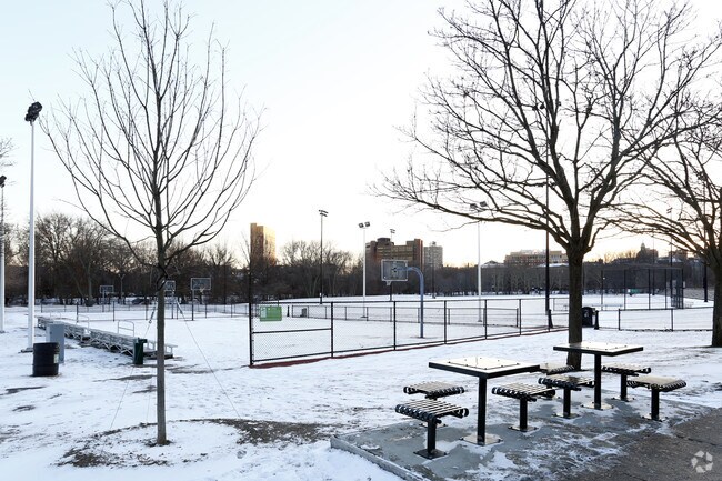 85 Park Dr - 85 Park Dr