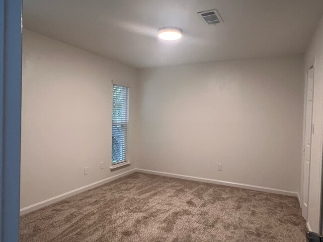 Photo - 737 Gold Nugget Trail