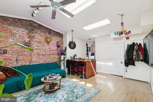 Building Photo - 1333 Pine St Unit 4F