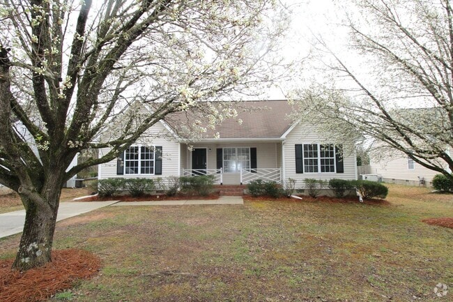 Building Photo - Lovely renovated 3 bedroom 2 Bath home in ...