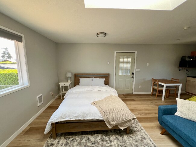 Photo - 13817 2nd Ave SW