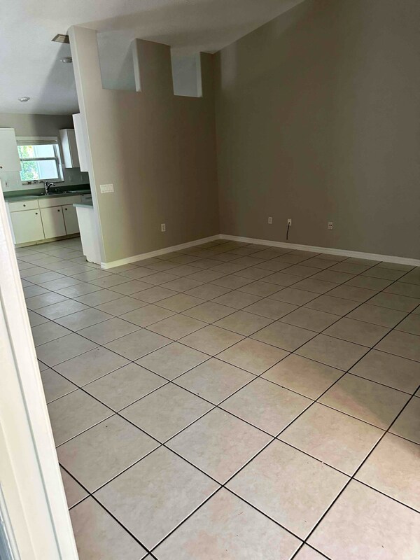 Photo - 160 Fenimore Ln Unit B