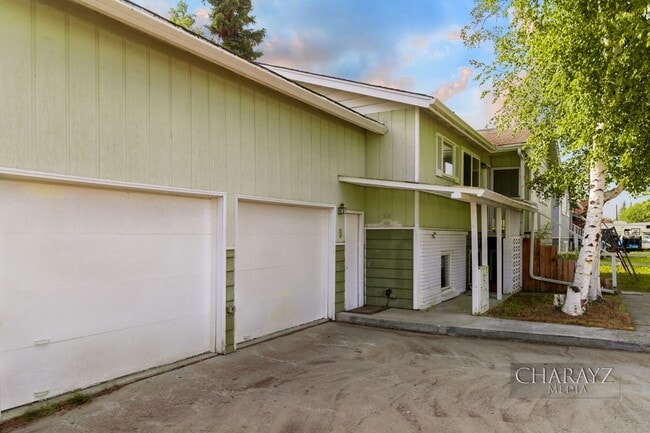 Photo - Duplex-Lower Unit in Aurora Subdivision