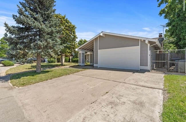 Photo - Three Bedroom Two Bathroom Home in Rosemont