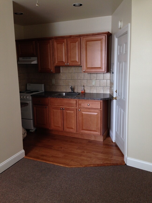 Photo - 266 Shelmire St Unit 7