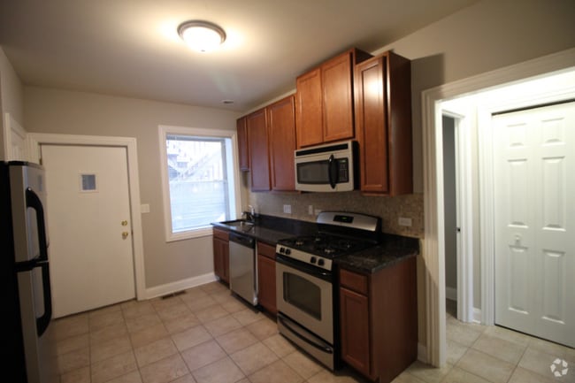 Building Photo - 3800 W Irving Park Rd Rental