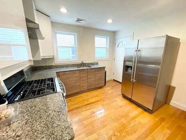 Photo - 7 Sudan St Unit 2