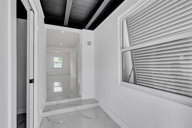 Photo - 2421 Garfield St