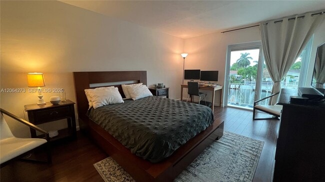 Photo - 2061 NE 123rd St